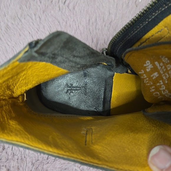 FRYE SABRINA SUEDE, DARK GRAY BOOT. SIZE 9.5 - Picture 6 of 7